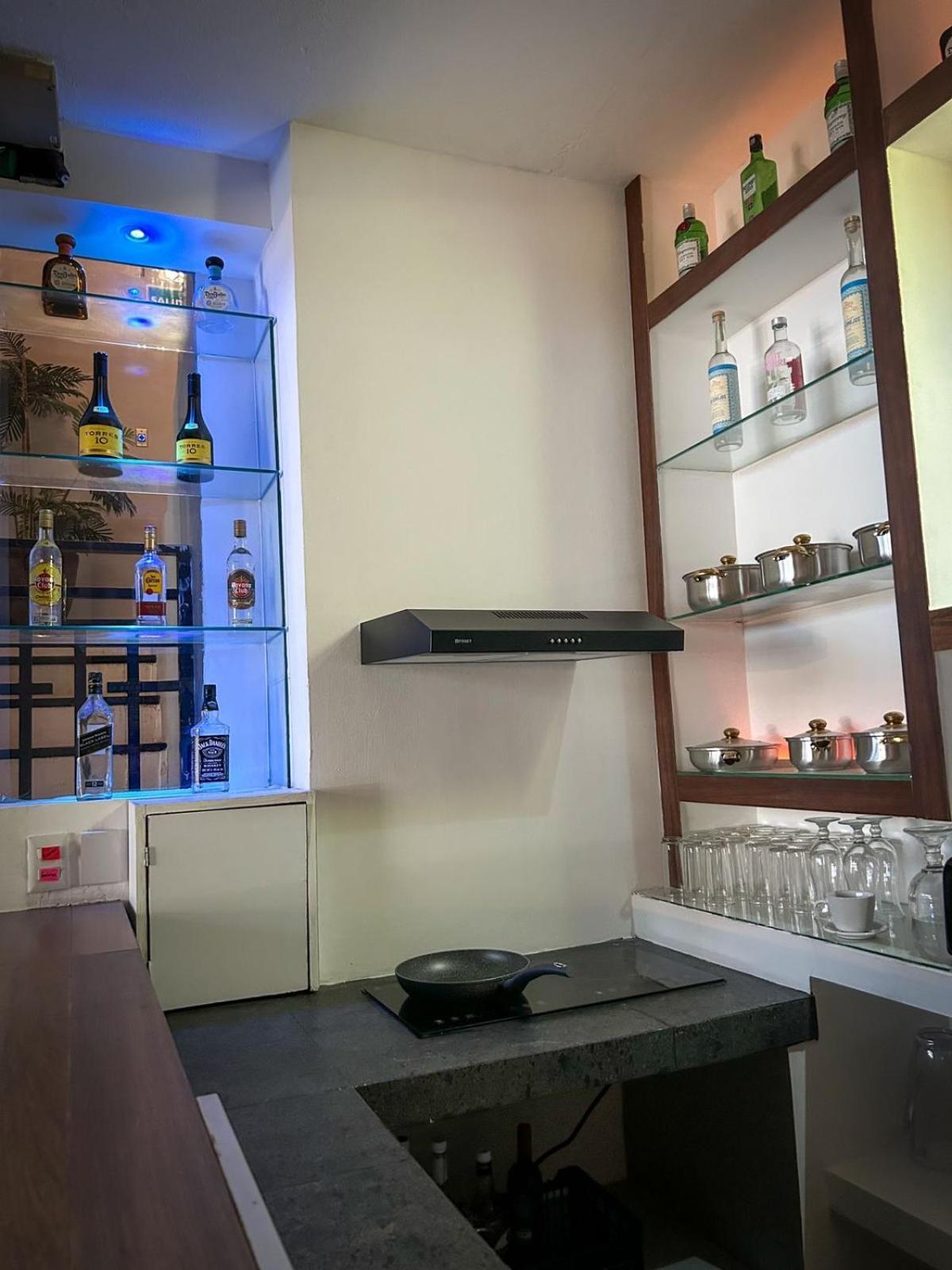 Spartacus Hostel Boutique For Men Пуерто Валярта Екстериор снимка