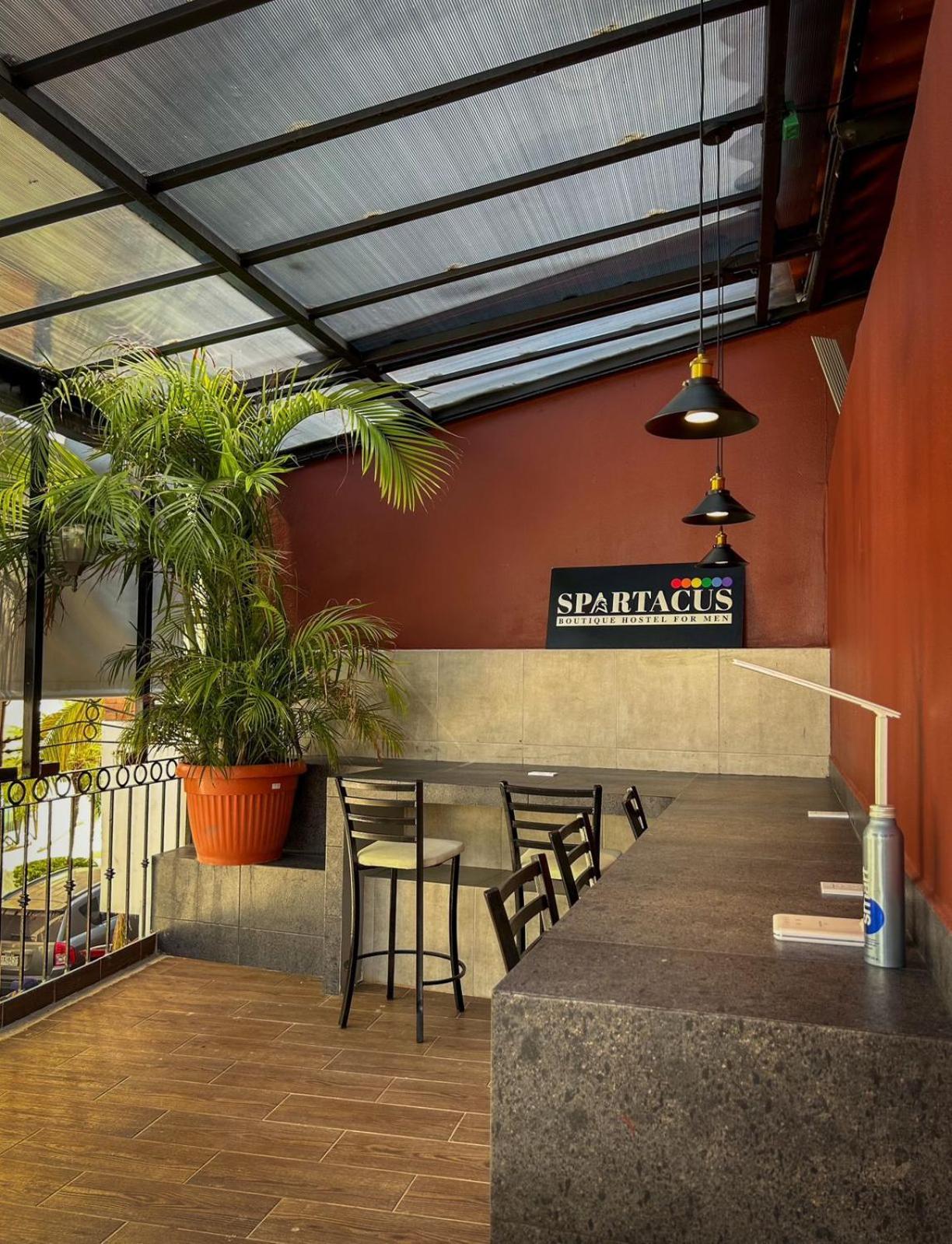 Spartacus Hostel Boutique For Men Пуерто Валярта Екстериор снимка